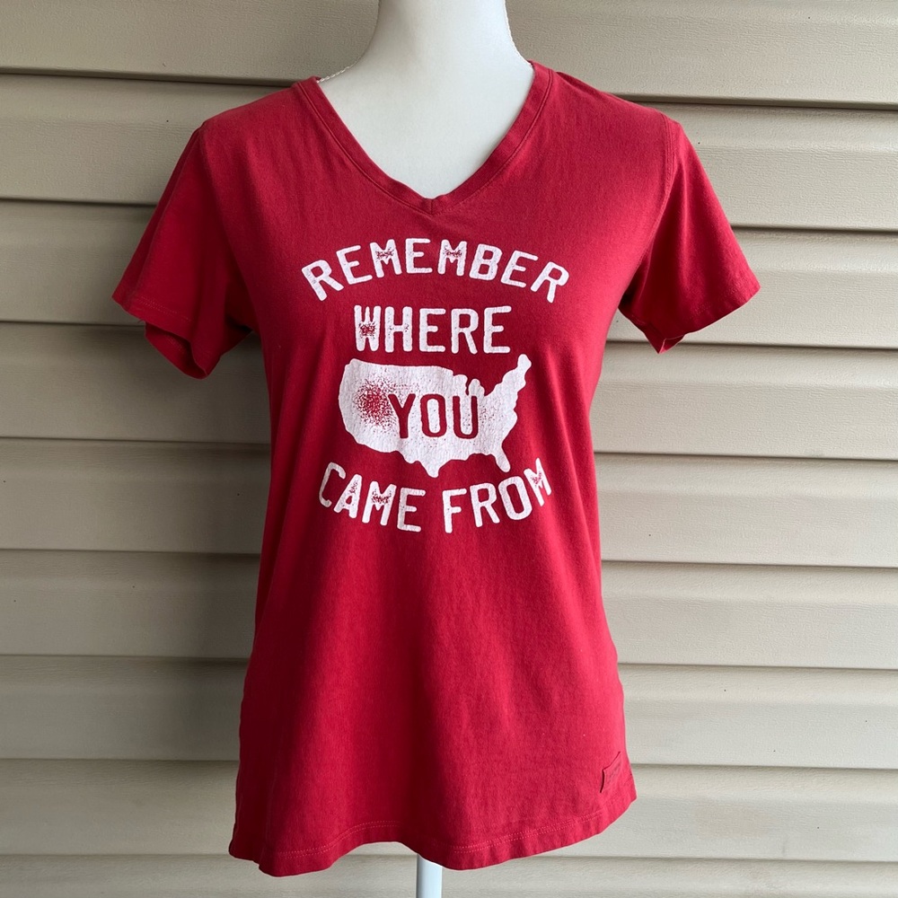 •Life is Good• Short Sleeved Classic Fit T-Shirt - Size Small